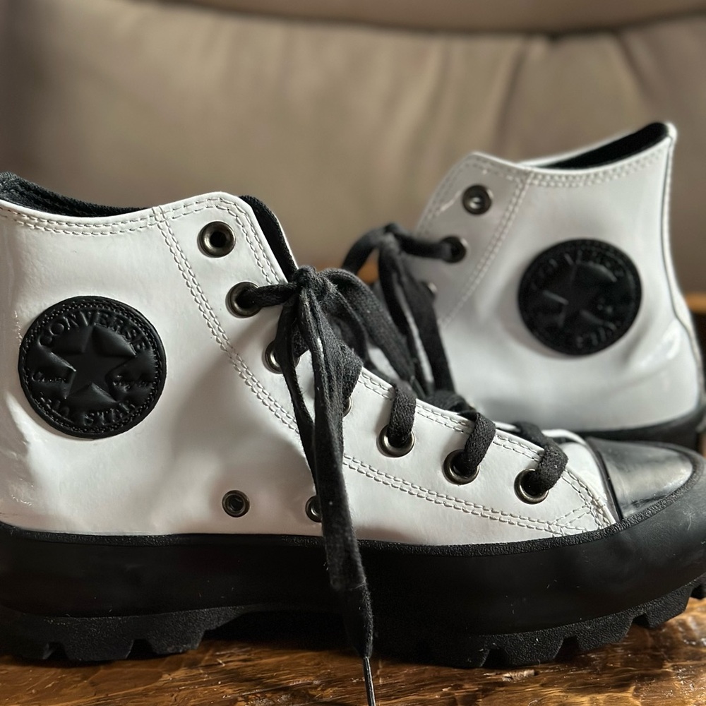 Converse Women's CTAS Hi Top Patent Leather 572570C White/Black US 7 / EU 37.5